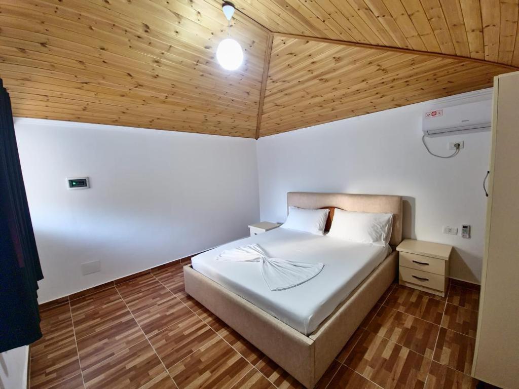 Dhoma Plazhi Agimi Влёра